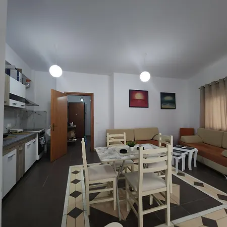 Eni & Kei Seaside Retreat Apartment